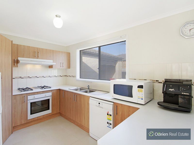 12 Pomegranate Way, Pakenham VIC 3810