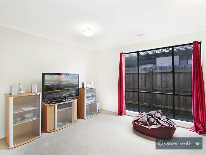 12 Pomegranate Way, Pakenham VIC 3810