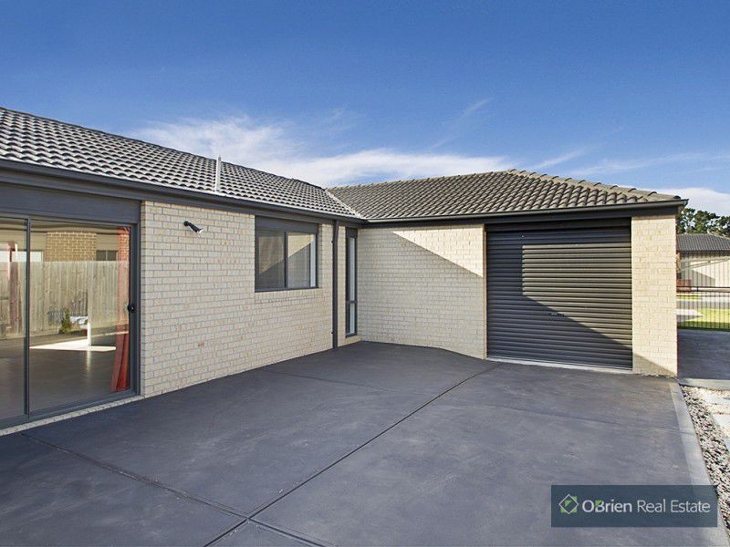 12 Pomegranate Way, Pakenham VIC 3810