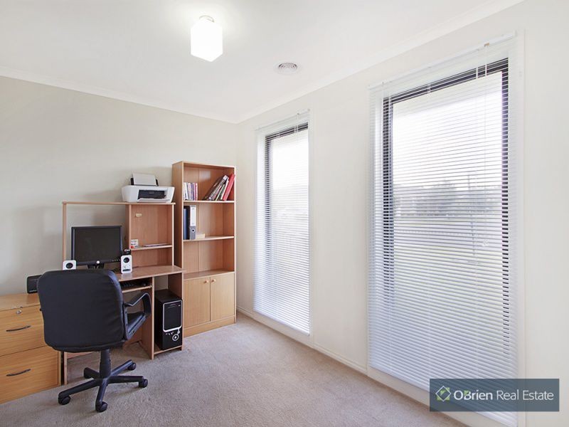 12 Pomegranate Way, Pakenham VIC 3810