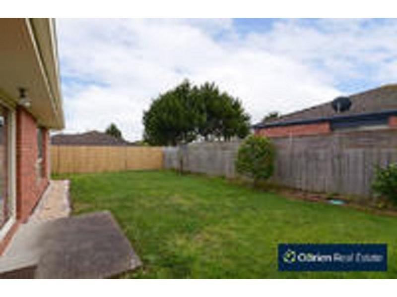 18 New England Way, Narre Warren VIC 3805