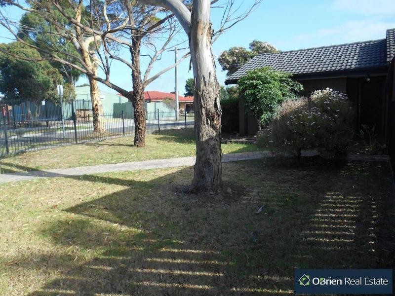 22 Robinson Crescent, Hampton Park VIC 3976