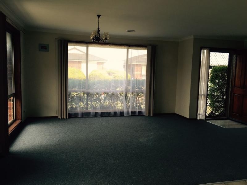 1/2 Maria Court, Cranbourne VIC 3977