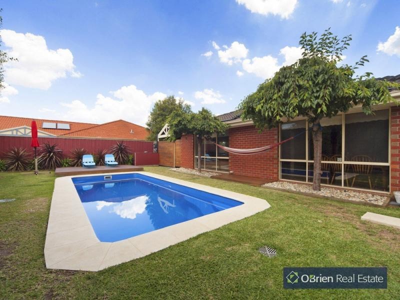 22 Streeton Way, Berwick VIC 3806