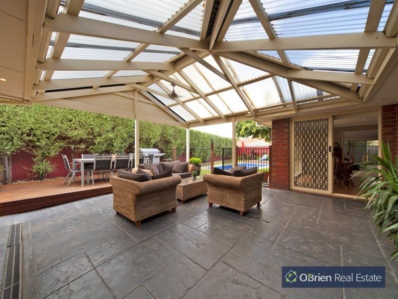 22 Streeton Way, Berwick VIC 3806