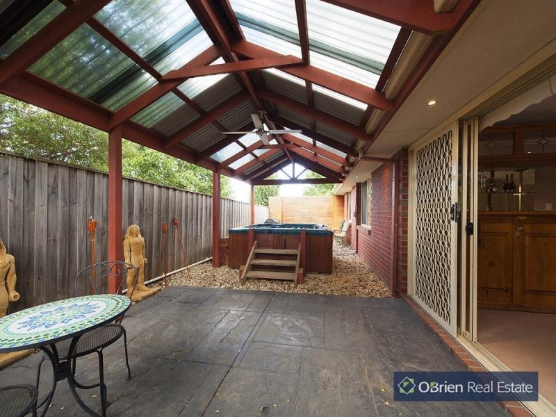 22 Streeton Way, Berwick VIC 3806