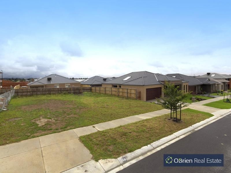 10 William Court, Officer VIC 3809