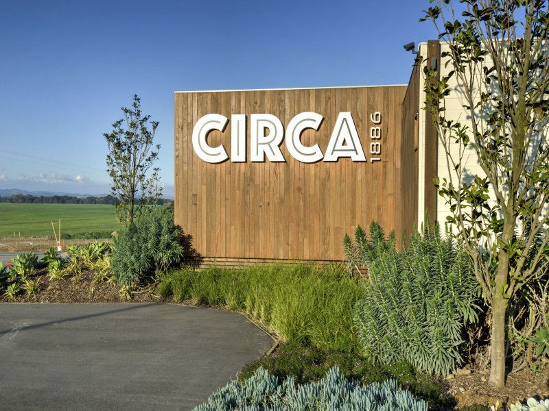 6 Graziers Crescent, Clyde North VIC 3978