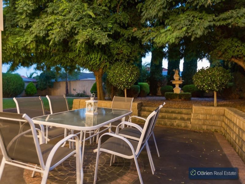 7 The Oval, Berwick VIC 3806