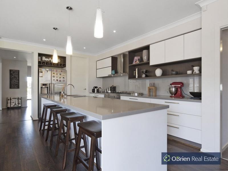 120 Selandra Boulevard, Clyde North VIC 3978