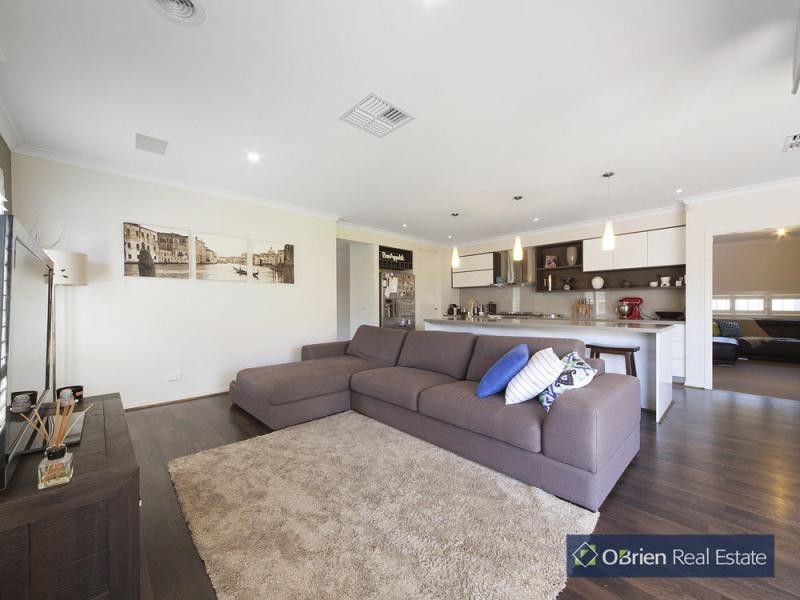 120 Selandra Boulevard, Clyde North VIC 3978