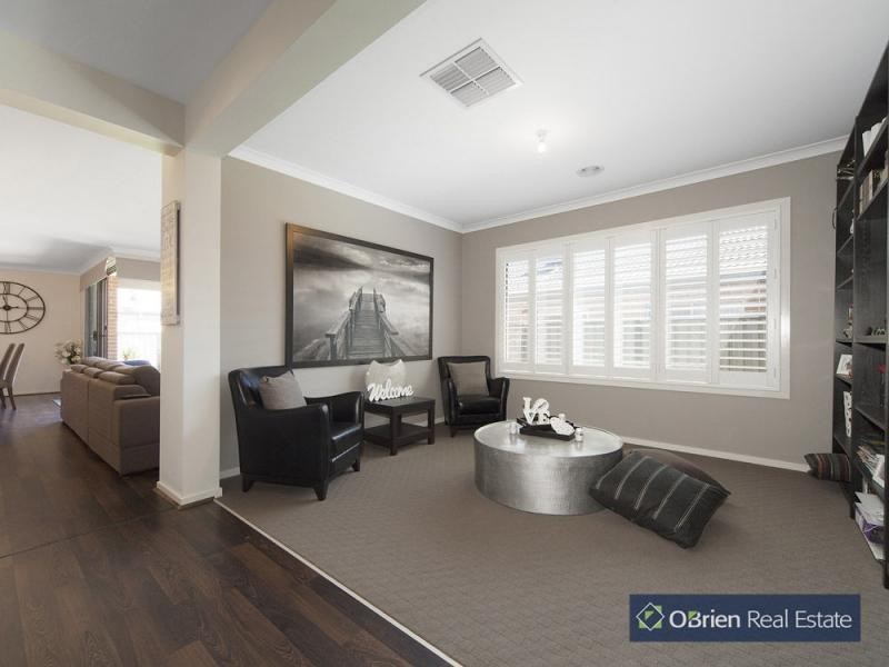 120 Selandra Boulevard, Clyde North VIC 3978