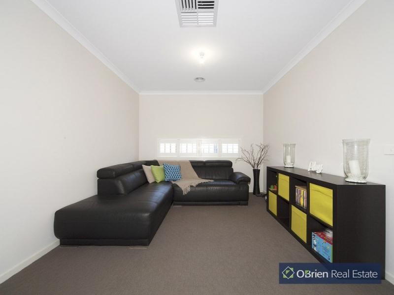 120 Selandra Boulevard, Clyde North VIC 3978