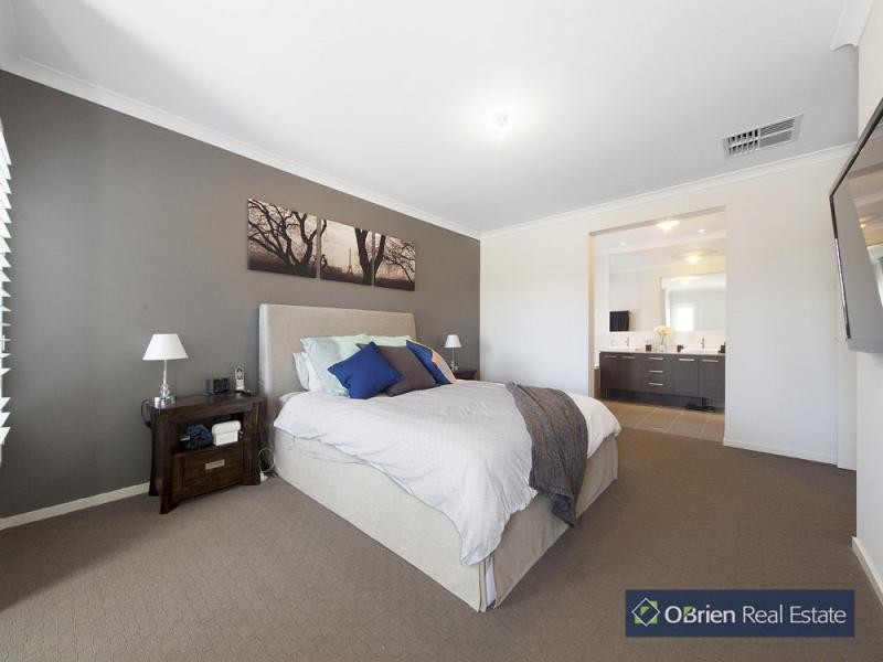 120 Selandra Boulevard, Clyde North VIC 3978