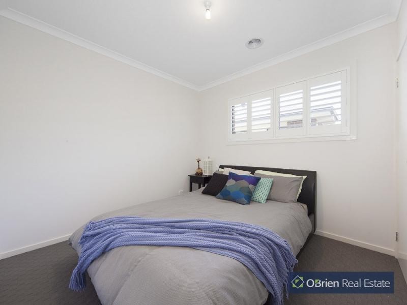 120 Selandra Boulevard, Clyde North VIC 3978