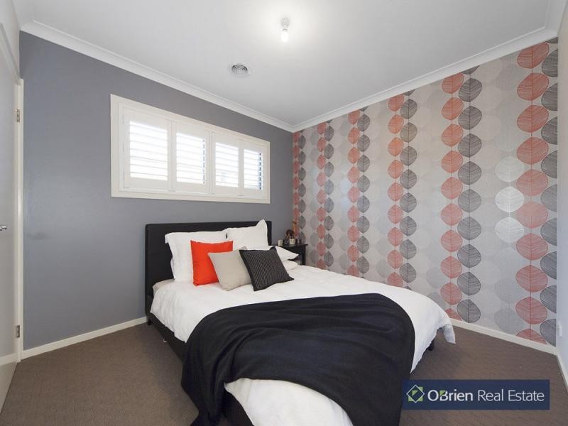 120 Selandra Boulevard, Clyde North VIC 3978