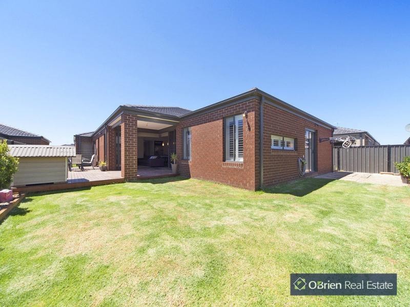 120 Selandra Boulevard, Clyde North VIC 3978
