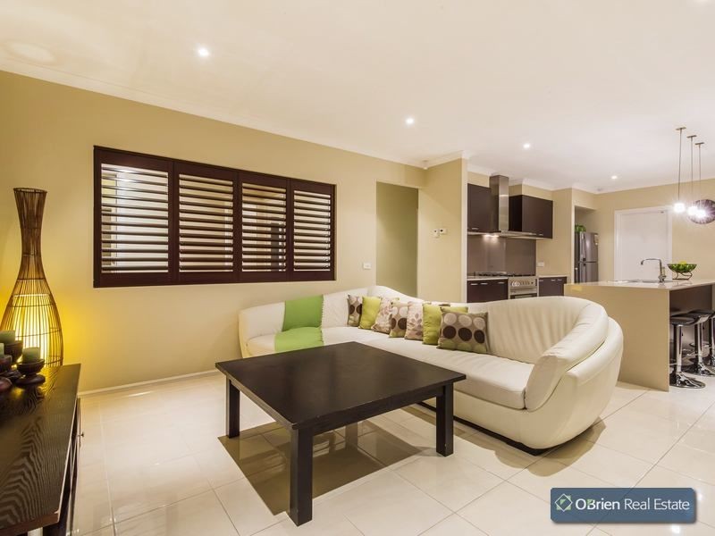 37 Prosperity Avenue, Cranbourne North VIC 3977