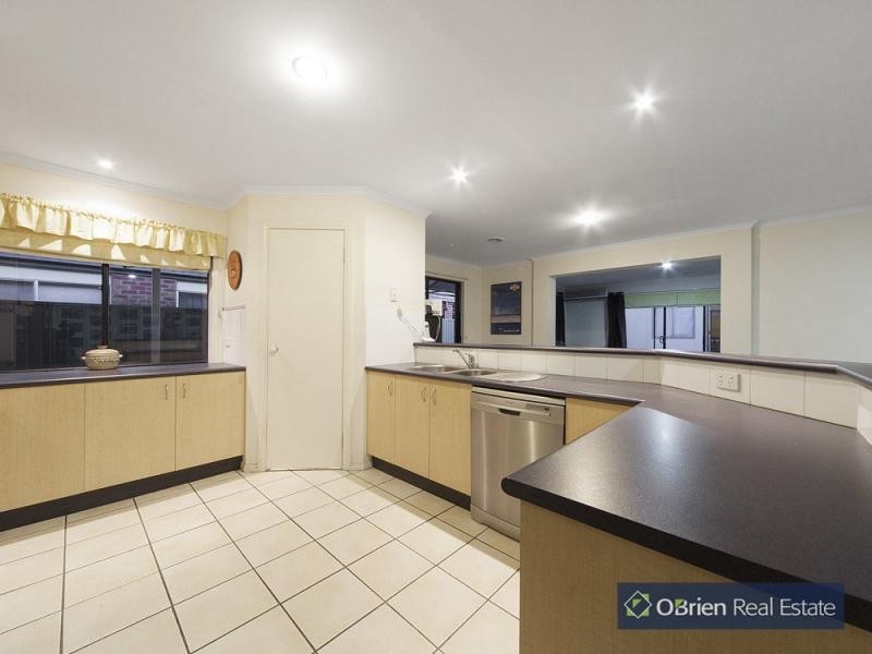 1 Woodchase Court, Hunt Club, Cranbourne East VIC 3977