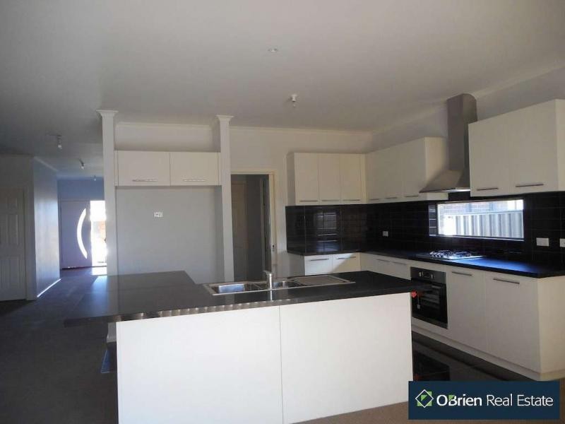 29 Forest Drive, Clyde North VIC 3978