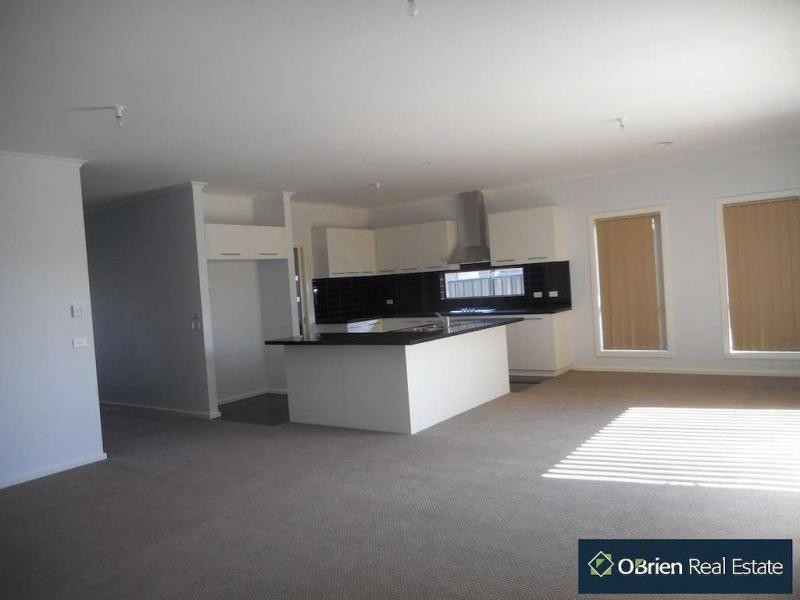 29 Forest Drive, Clyde North VIC 3978