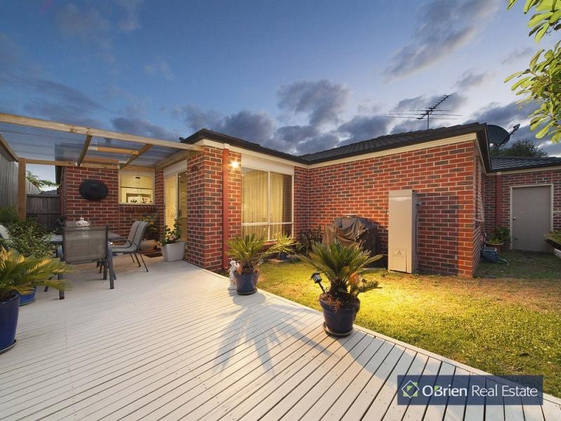 L2/20 Silver Creek Drive, Lynbrook VIC 3975