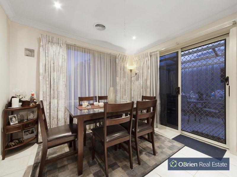 L2/20 Silver Creek Drive, Lynbrook VIC 3975