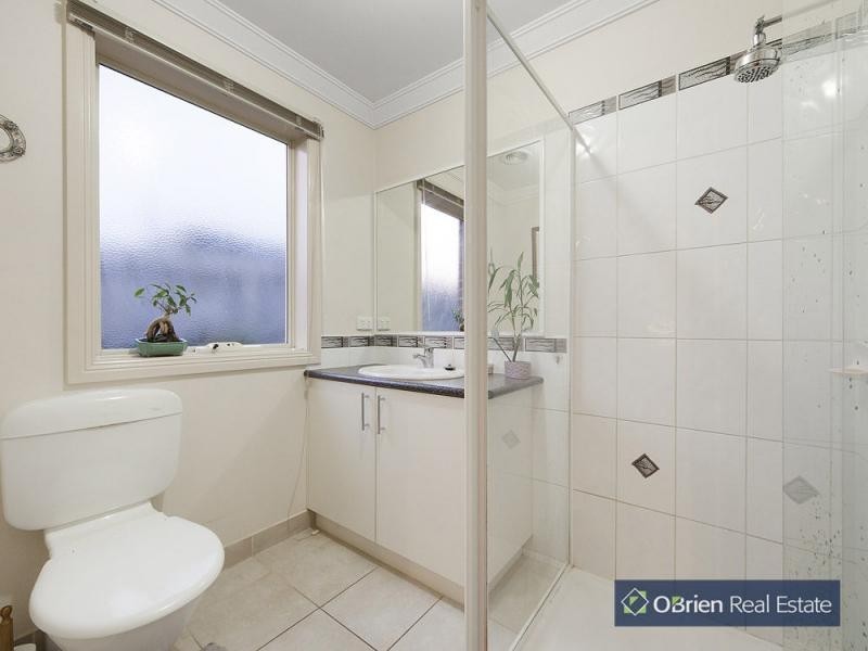 L2/20 Silver Creek Drive, Lynbrook VIC 3975