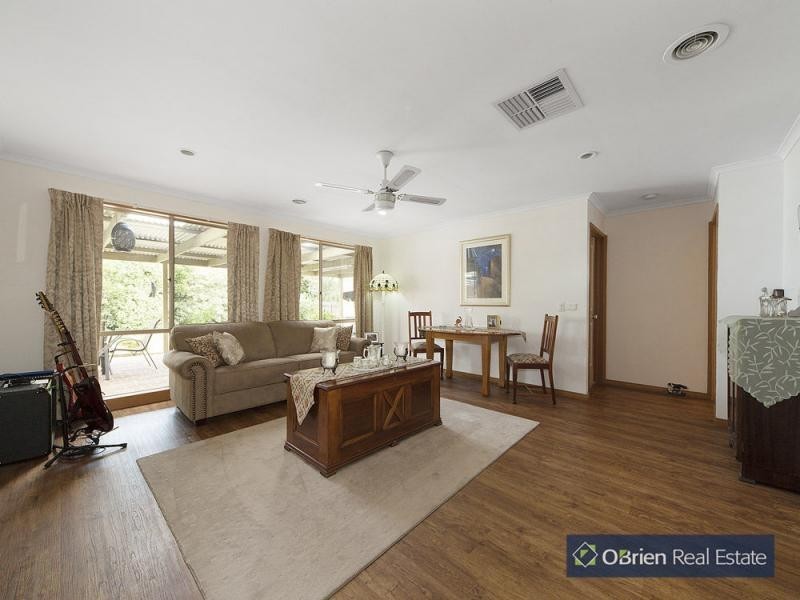 11 Spencer Court, Berwick VIC 3806