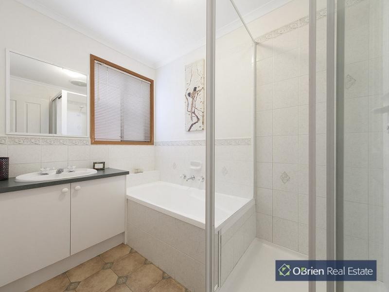 11 Spencer Court, Berwick VIC 3806