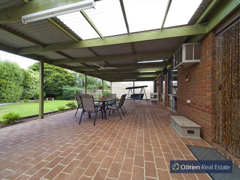 11 Spencer Court, Berwick VIC 3806