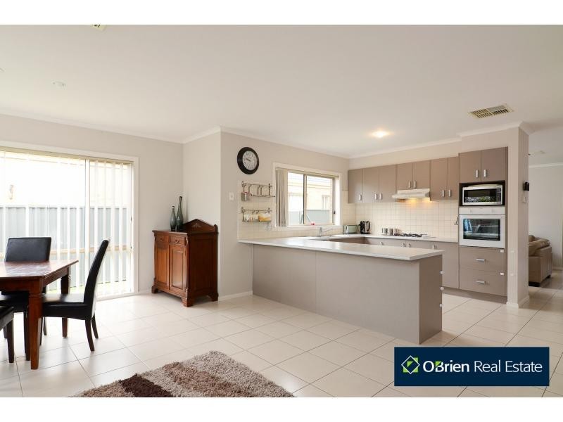 29 Everly Circuit, Pakenham VIC 3810