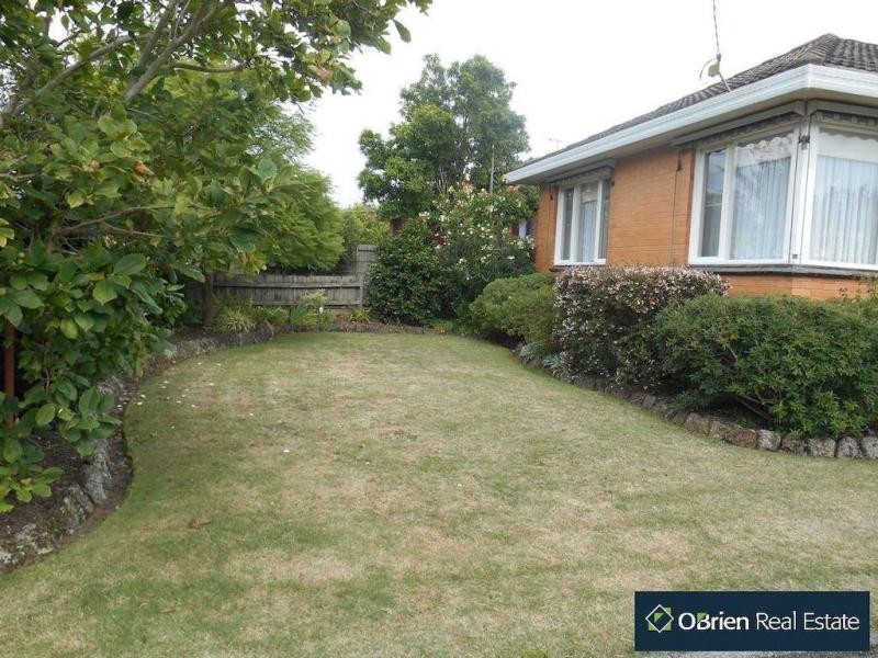 8 Kent Road, Narre Warren VIC 3805