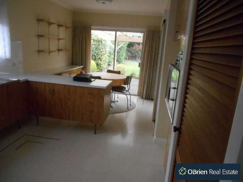 8 Kent Road, Narre Warren VIC 3805