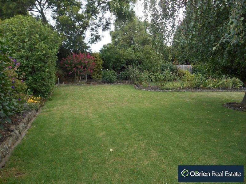 8 Kent Road, Narre Warren VIC 3805