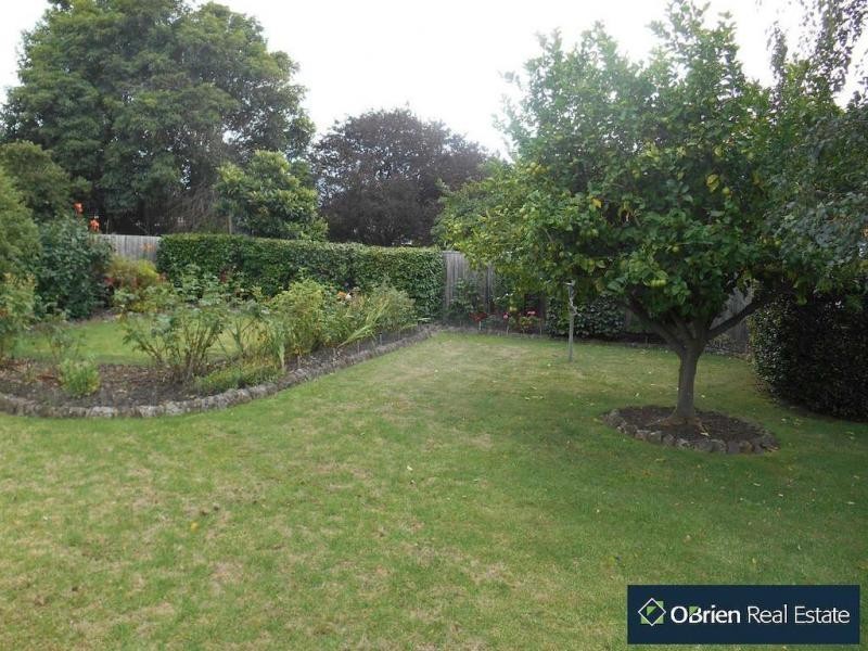 8 Kent Road, Narre Warren VIC 3805