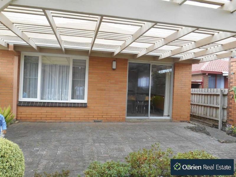 8 Kent Road, Narre Warren VIC 3805