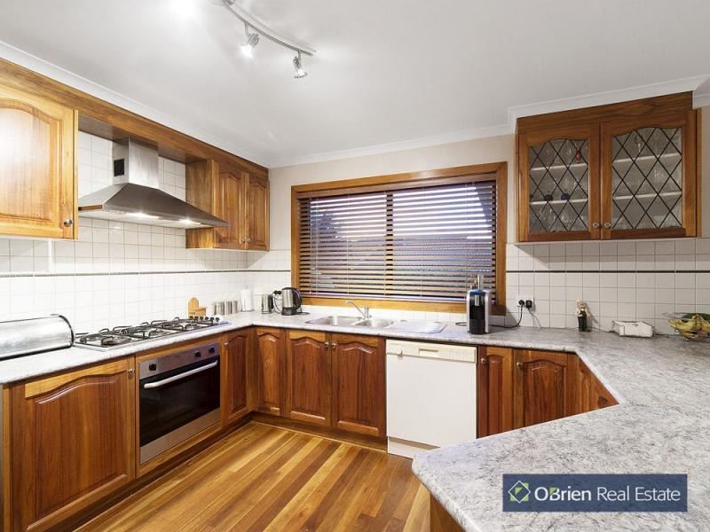 16 Hensley Court, Endeavour Hills VIC 3802