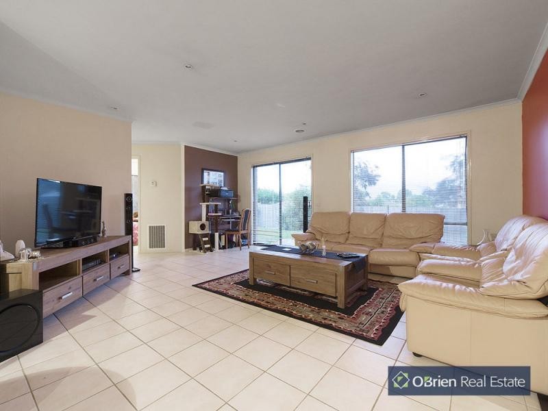 9 Sue Place, Berwick VIC 3806