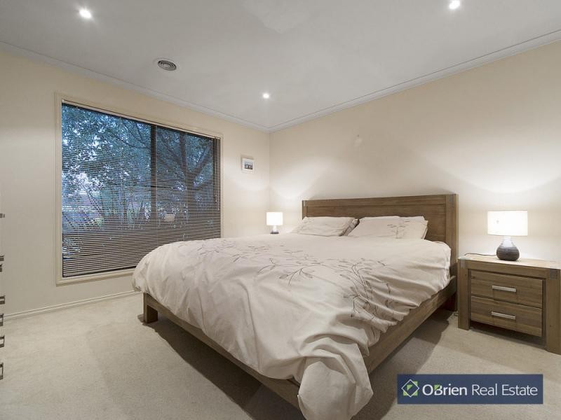 9 Sue Place, Berwick VIC 3806