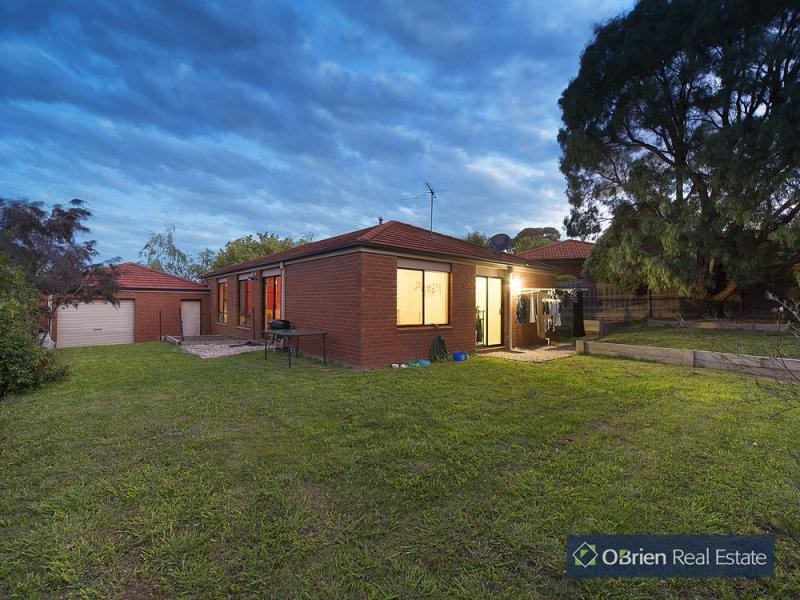 9 Sue Place, Berwick VIC 3806