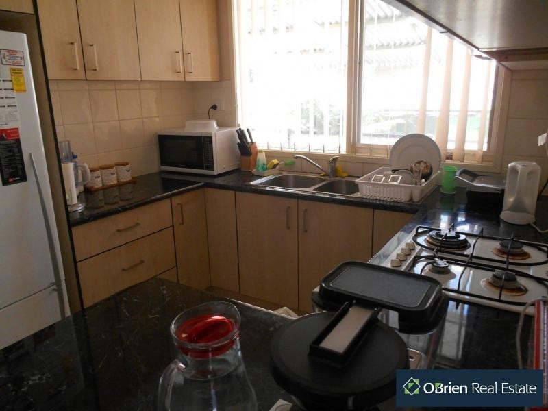 70 Oaktree Drive, Hampton Park VIC 3976