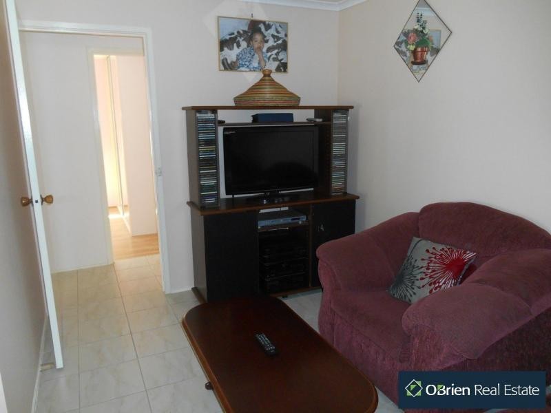 70 Oaktree Drive, Hampton Park VIC 3976