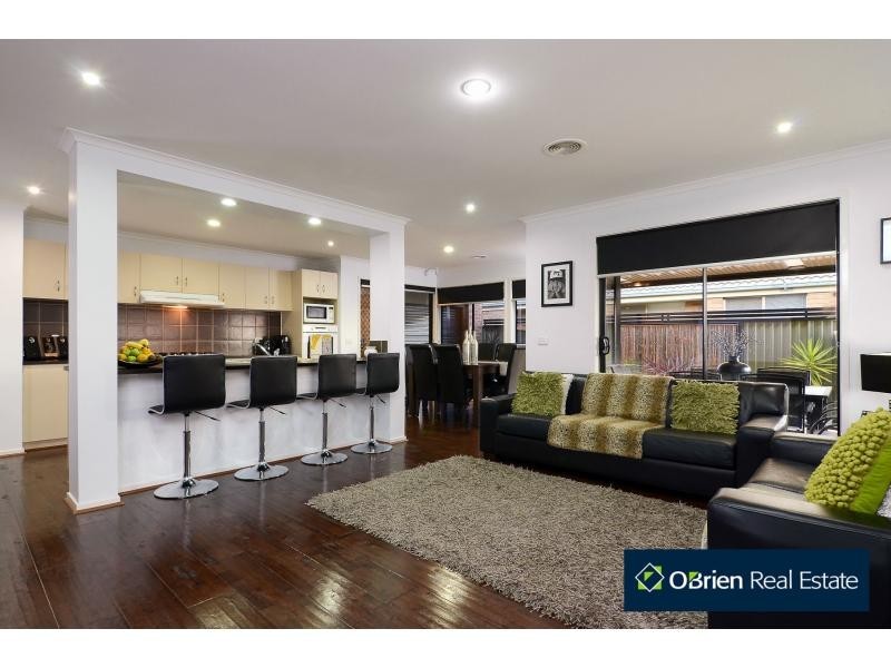 42 Foxwood Drive, Cranbourne East VIC 3977