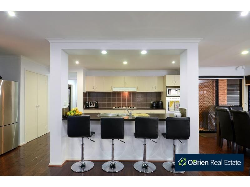 42 Foxwood Drive, Cranbourne East VIC 3977