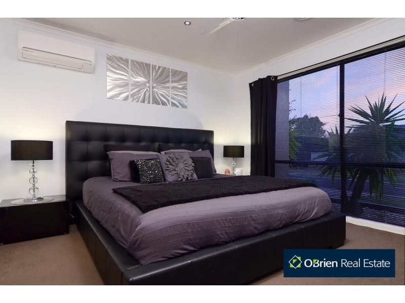 42 Foxwood Drive, Cranbourne East VIC 3977