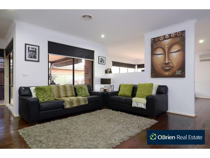 42 Foxwood Drive, Cranbourne East VIC 3977