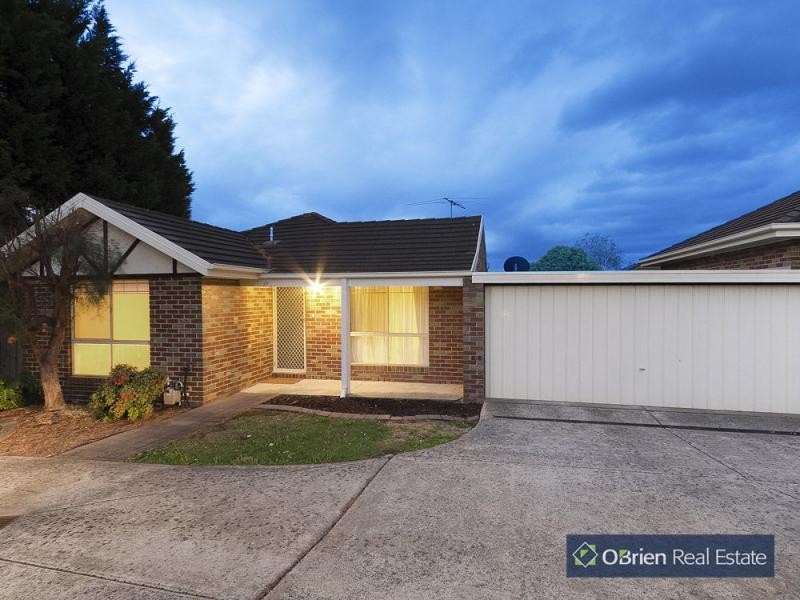27/8 Monteith Crescent, Endeavour Hills VIC 3802