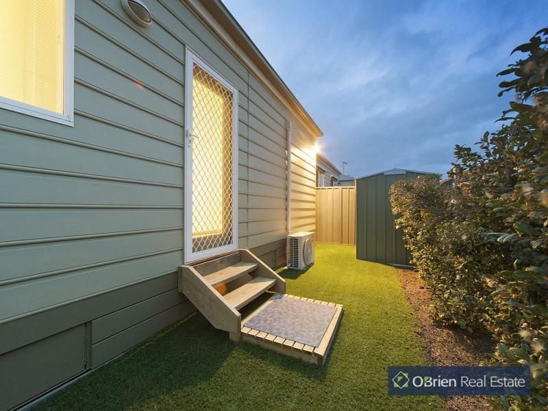 Unit 2, 2 Cameron Street, Cranbourne East VIC 3977