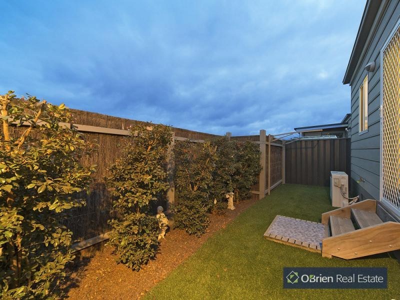 Unit 2, 2 Cameron Street, Cranbourne East VIC 3977